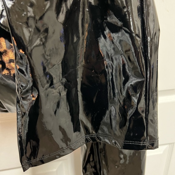 NWT Boohoo HIGH WAIST EXTRA LONG VINYL PVC SPLIT HEM PANTS - Picture 5 of 8